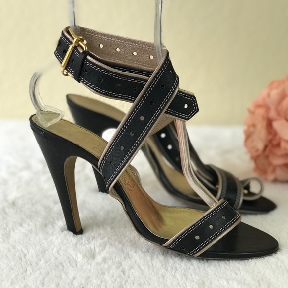 Salvatore Ferragamo Shoes - Salvatore Ferragamo like new heels size 9